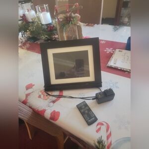 Digital picture frame